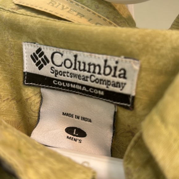 Columbia River Lodge Men’s short sleeve button down shirt - Picture 2 of 6